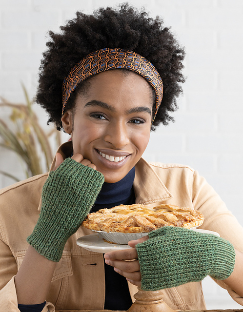 #12 Fingerless Mitts