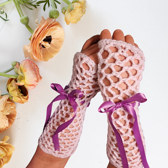 3 size Fishnet Gloves