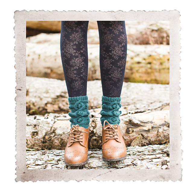 Willow Cable Moss Socks
