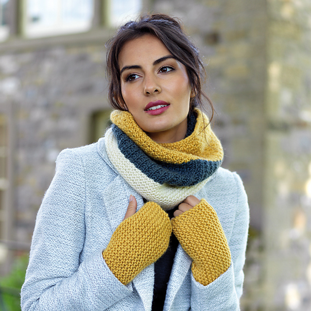 Mudita Colour Block Snood & Wrist Warmers
