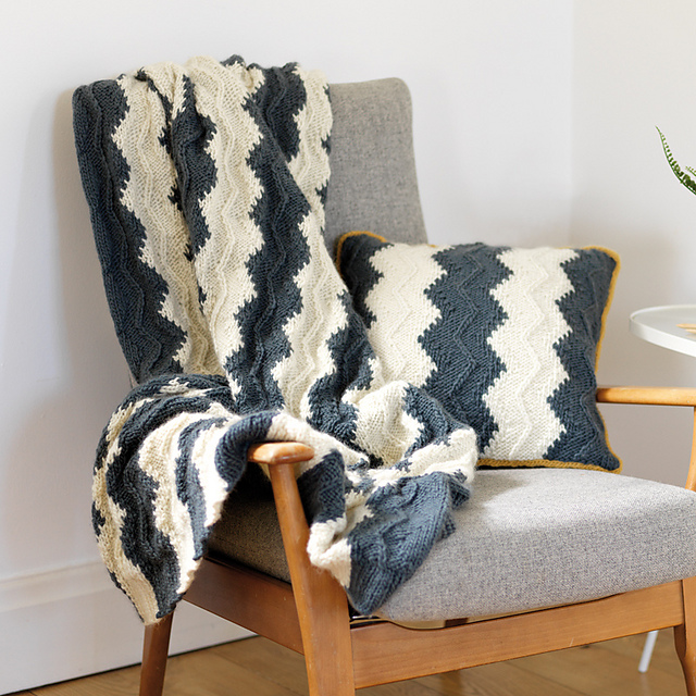 Trouvaille Lattice Bobble Runner & Cushion