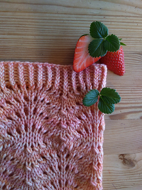 Strawberry Swirl Cowl