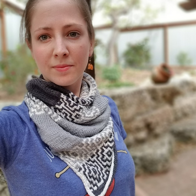 La Bandanita: Mosaic Colorwork Two Weigh Cowl
