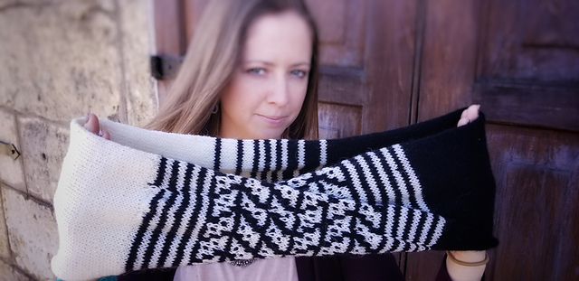 Eternal Equinox Cowl: Mosaic Infinity Cowl