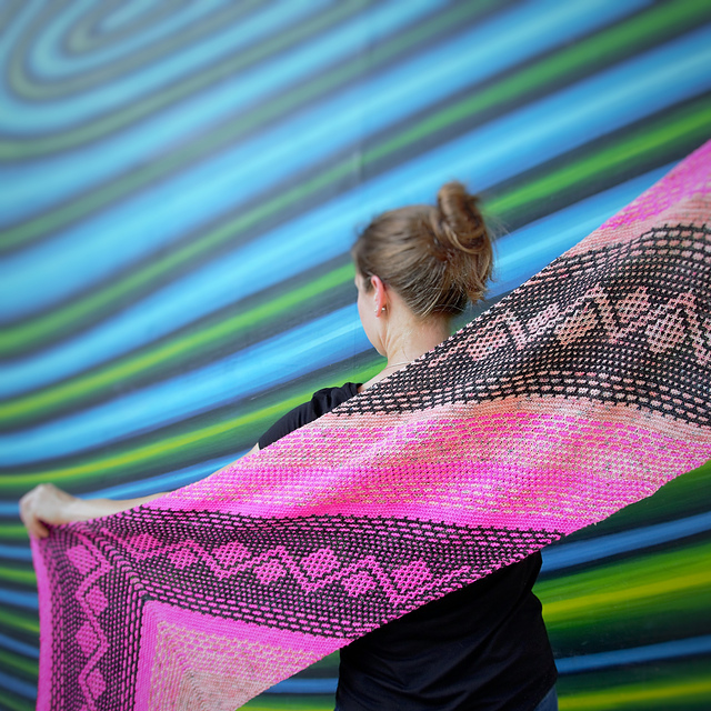 South Alamo Street: Mosaic Colorwork Wrap