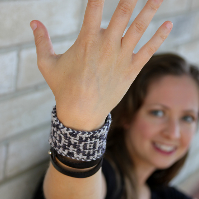 Slipped: Beginner Mosaic Colorwork Bracelet Cuff