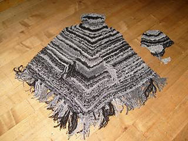 # 07a Tris Poncho