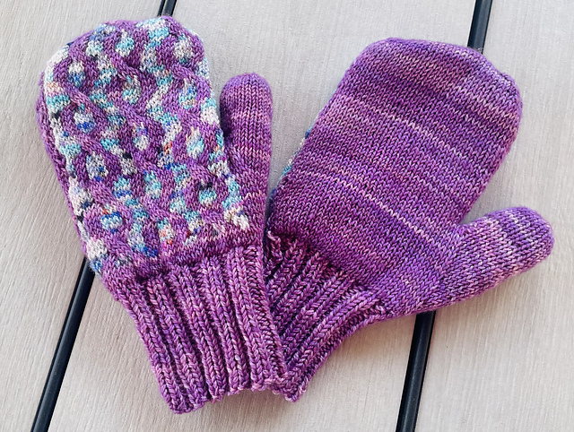 Twisty Mittens