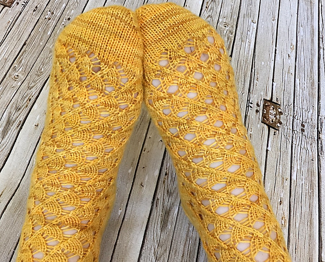 Serpentine Socks