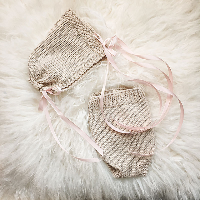 Ravelry: Baby Bonnet Photo Prop pattern by WeeBlackCat Studios