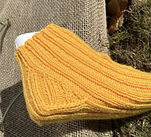 Ravelry: Helt på hæla 1 ‘ ern pattern by Wenche Nordtvedt