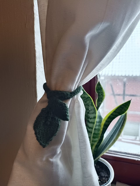 Take a Leaf - Curtain Tie
