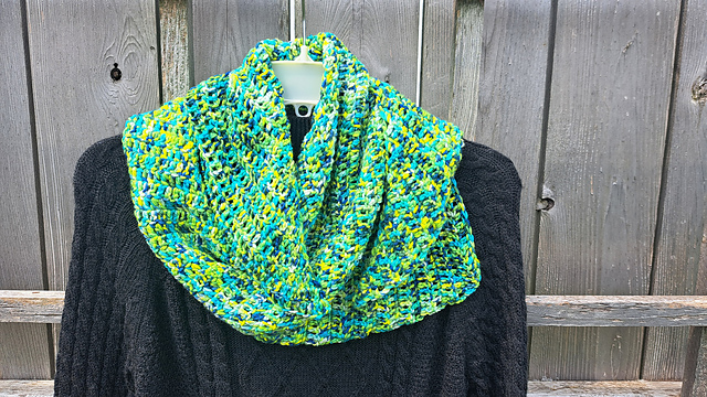 Wonderful Wave Scarf