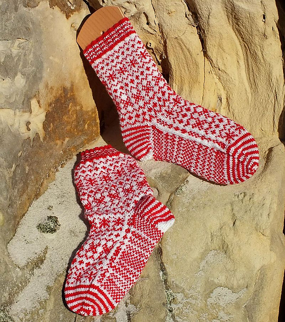 Antarktis - Rot-weisse Socken mit Jacquardmuster