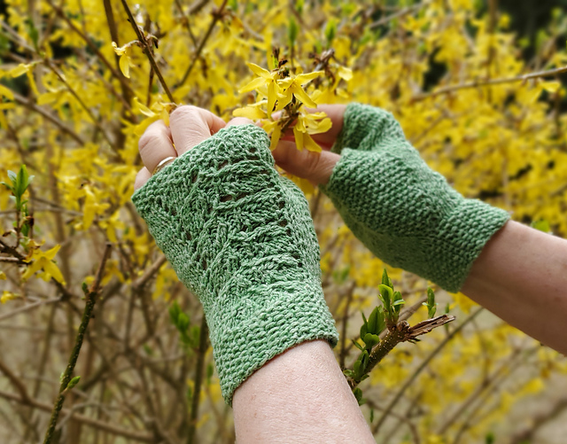 Brookwood Fingerless Mitts