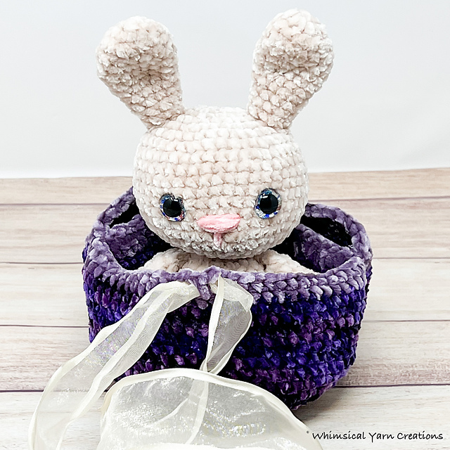 Ivy and her Easter Egg