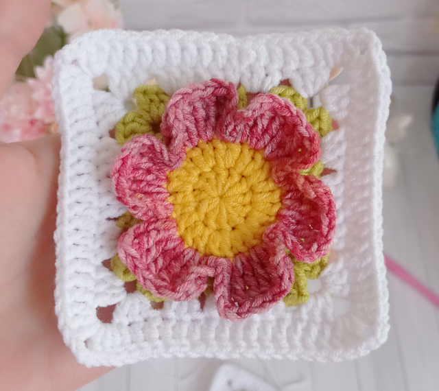 3D Bright Flower Granny Square