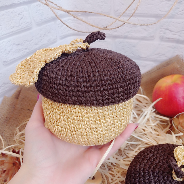 Acorn Basket