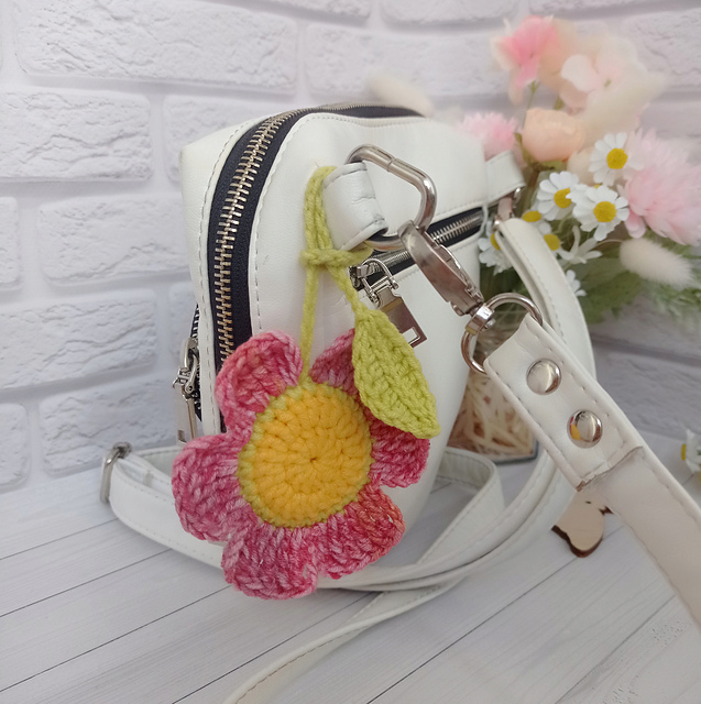 Flower accessory for a bag