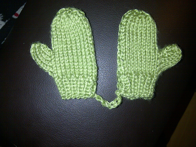 Mini-Mitten Ornament Pattern