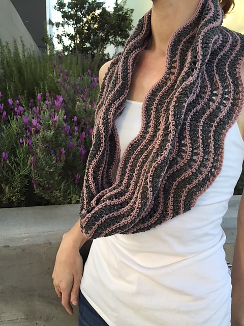Wavy Cowl
