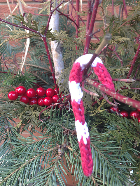 Super Simple Knit Candy Cane