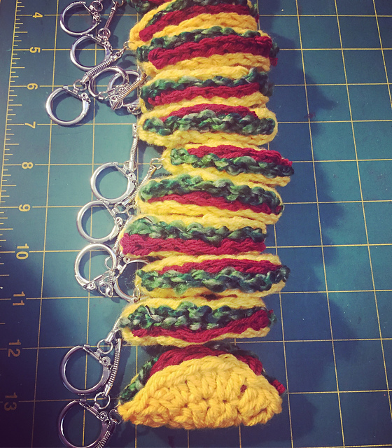 Ravelry Taco Keychain pattern by Will Crochet