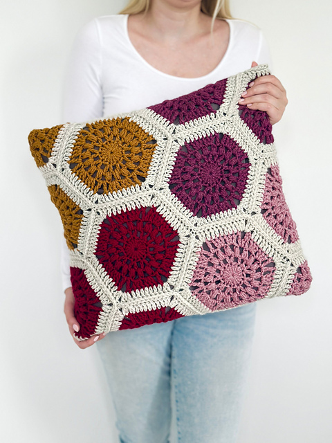 Tulip Hexagon Cushion