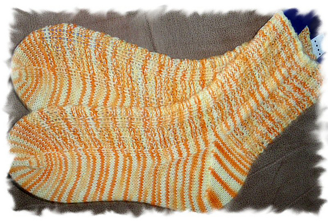Ribbed Diamonds Toe  Up Socks