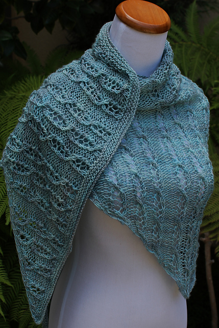 Aqua Links Shawlette