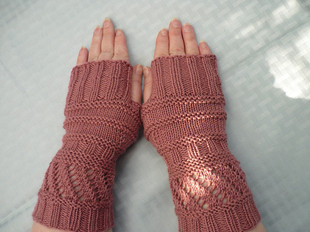 Candlestick Mittens