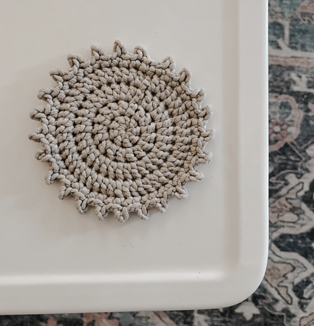 picot border coaster
