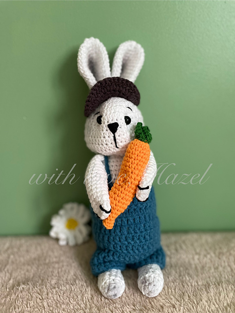 Easter Bunny 'Oakley'