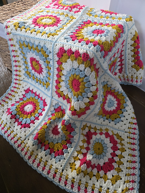 Witty Design Ravelry: Spring Flora Blanket pattern by Witty Crafts Design