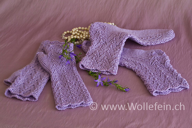 Socken und fingerlose Handschuhe Glöckchen