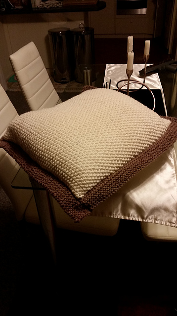 Moss stitch cushion cover
