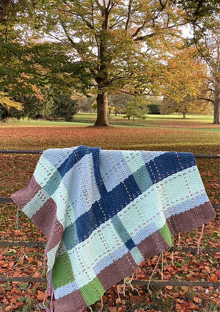 Threads of Memories Blanket - 7212