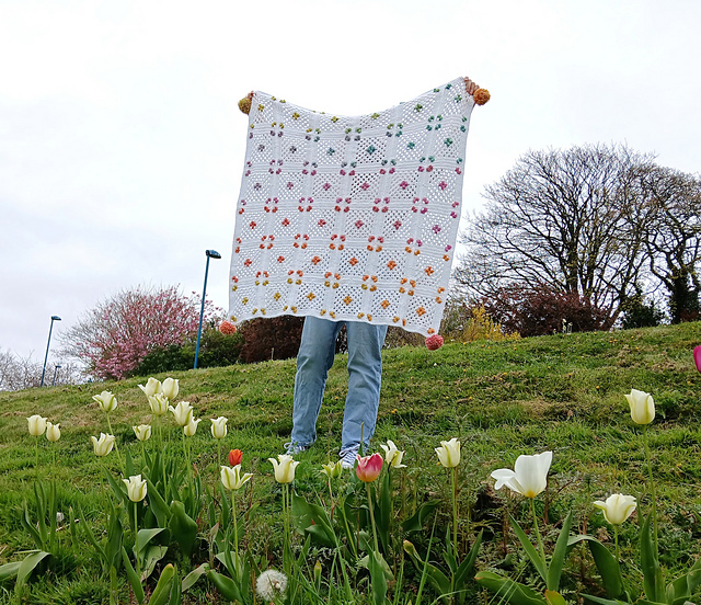 Tulip Garden Throw - 7267