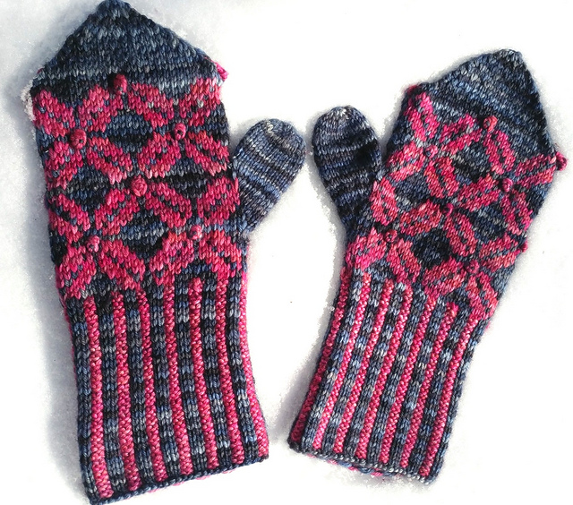 Pink Daisy Mittens