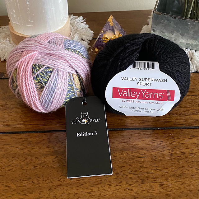 Ravelry WoollyLana's Pressed Flowers Cardigan