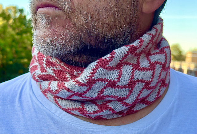 Ravelry: stranded-leftover-loops pattern by Michaela Veith - Woolspiration