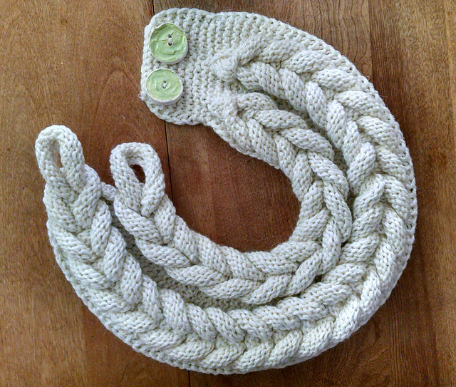 Unravelers Jan MKAL Neckwarmer