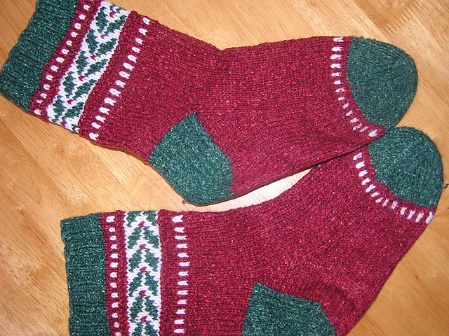 Simple Holly Socks