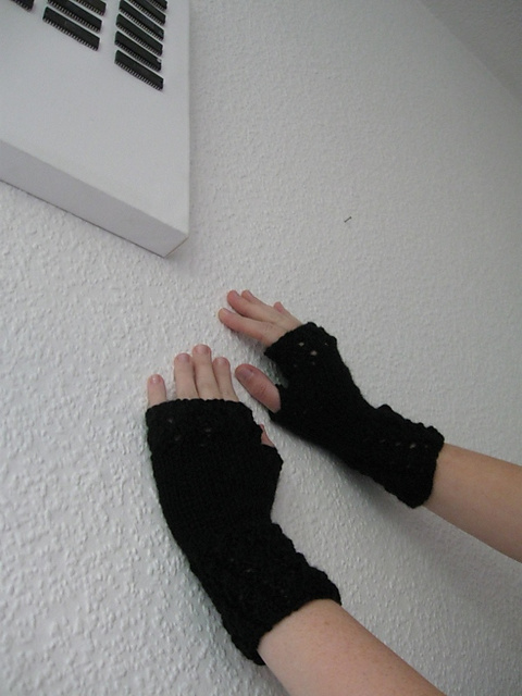 Lacey Bubblegum Punk Mitts