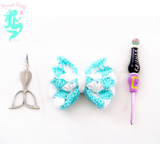 Seashell Kisses Bow