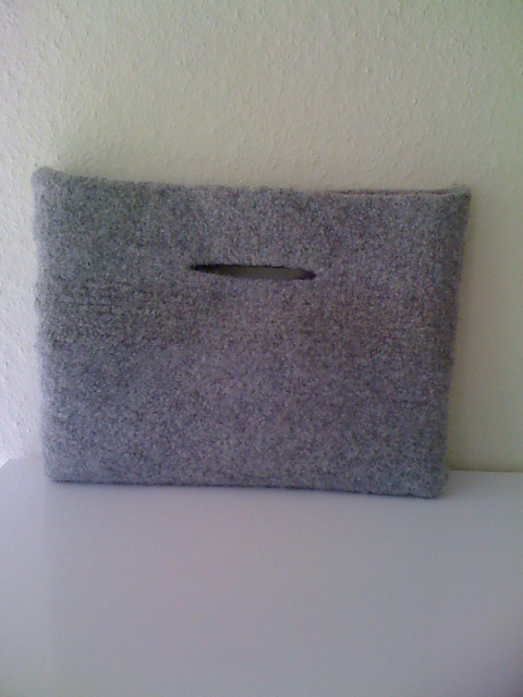 # 11 Tasche mit Griffschlitz
