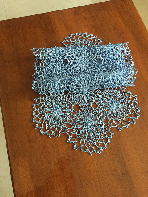 Blue Blossom runner