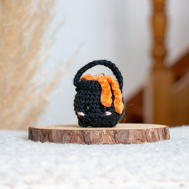 Halloween Cauldron Keychain
