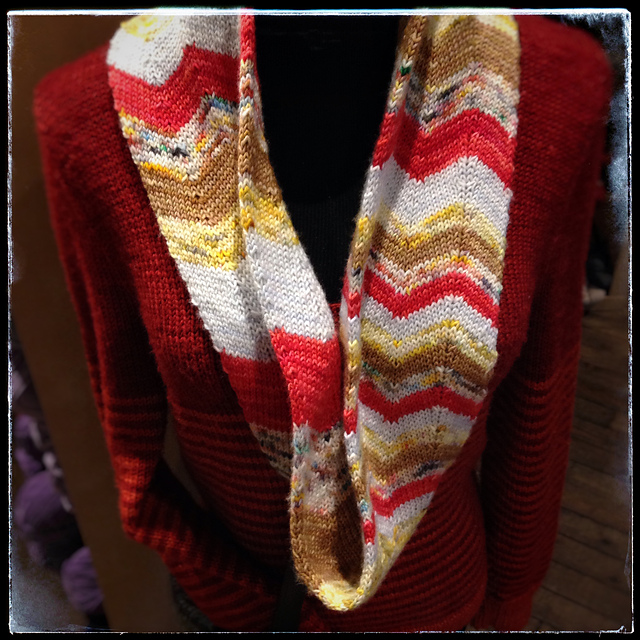 Color Wave Cowl