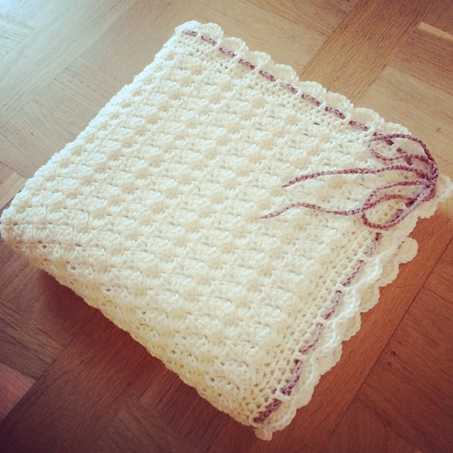 Babyblanket with shell pattern
